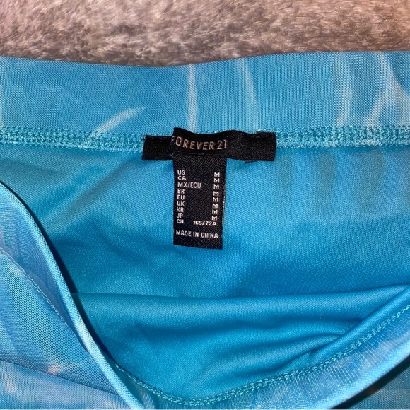 F21 Water Pattern Lace Slit Mini Skirt - Picture 3 of 7